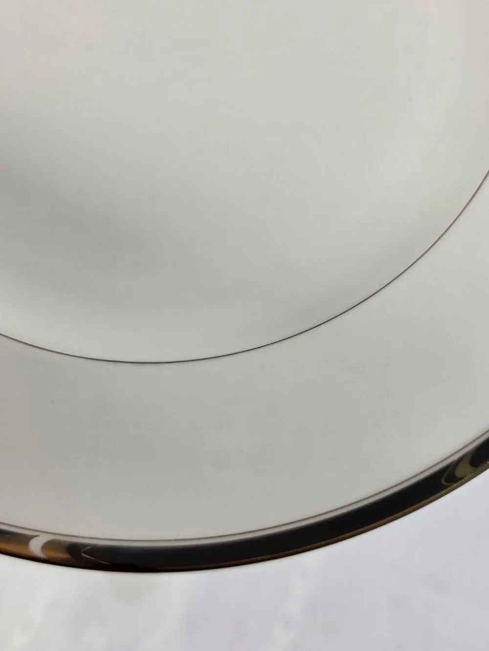 ONE Mikasa Academy Bone China Dinner Plates White with Black & Gold Band NEW